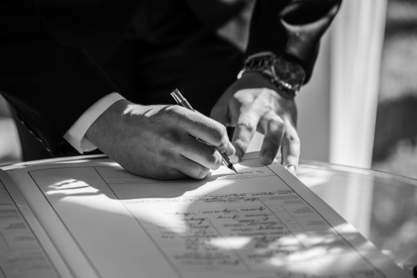 Ki legyen az esküvői tanúm?